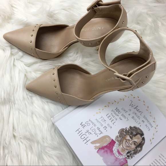 Saks Fifth Avenue Shoes - Saks fifth avenue nude leather stiletto pumps heel